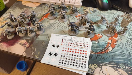 Black templars space marines - black,